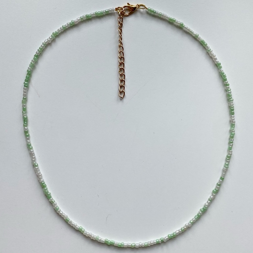 ❣︎ Simple pearly green necklace ❣︎